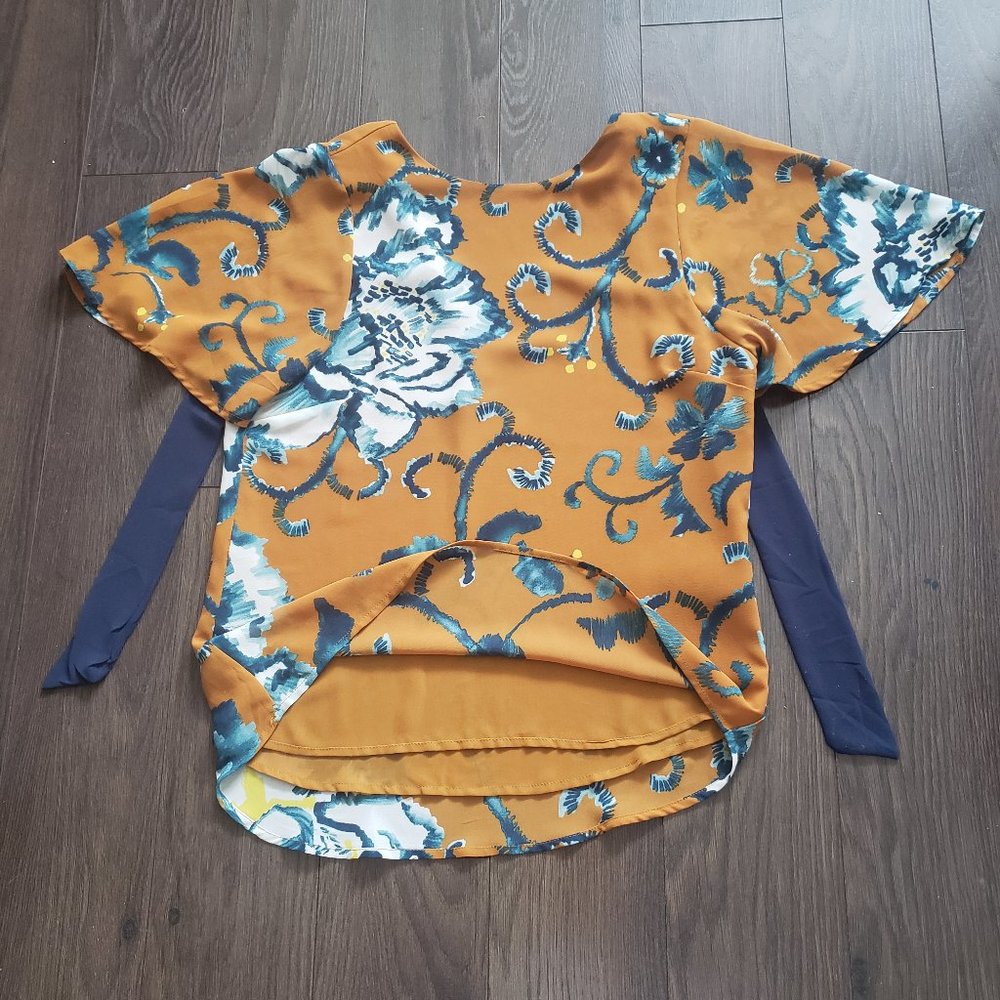 H & M Short sleeved casual top with tie at back - Size 2